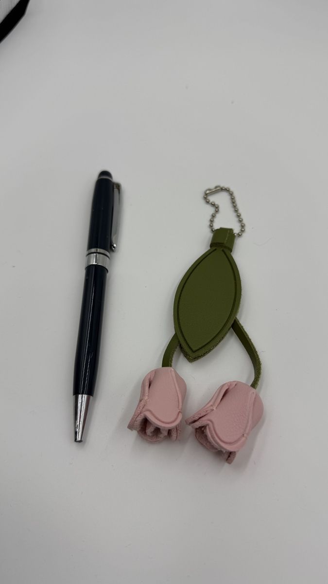 Portachiavi: Pink Tulip Keychain – Nuovo (secondo la descrizione) da Chur venduto da Madeys 1