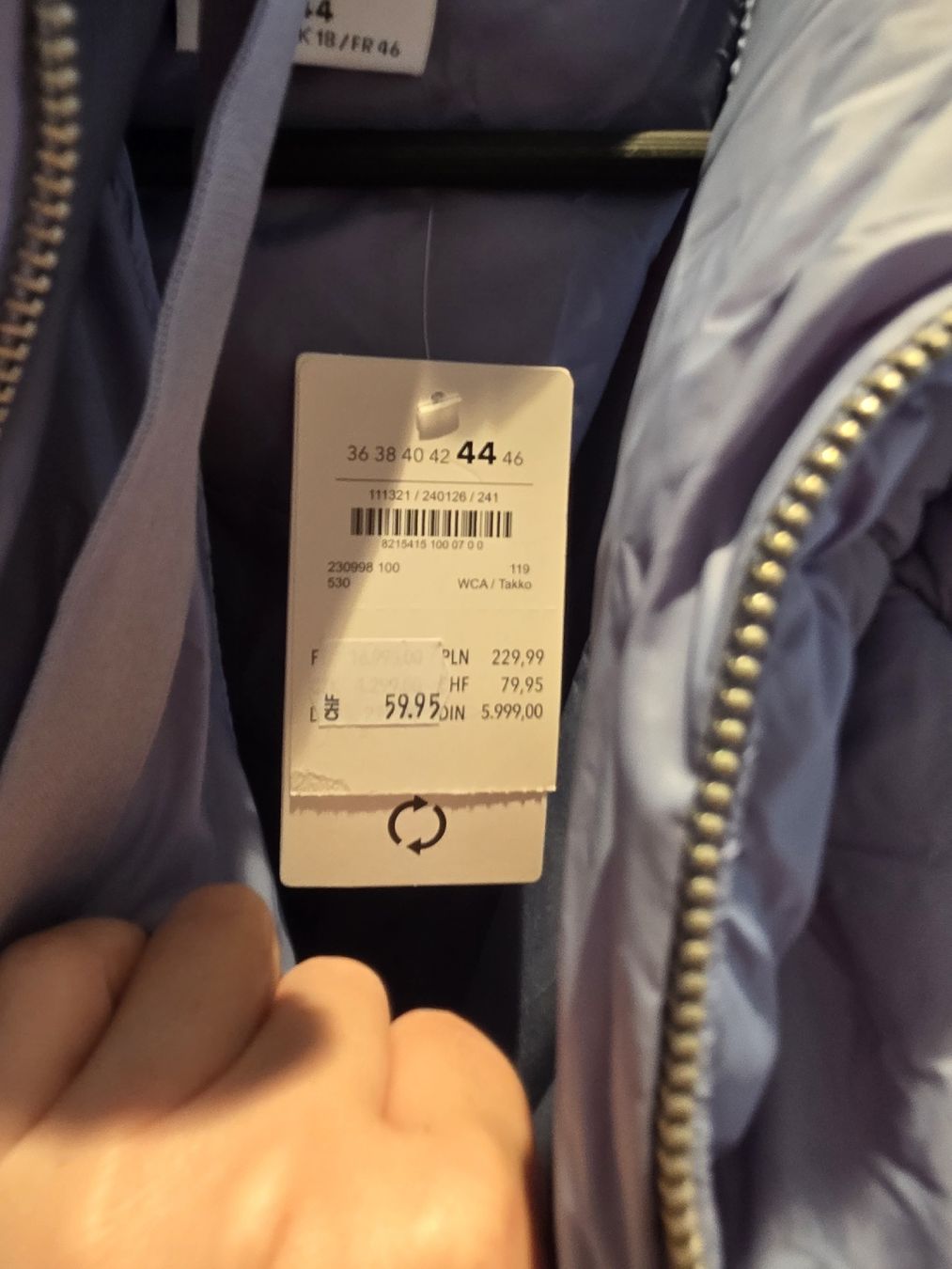Gilet & Giacche senza maniche: Winter Weste mit Kapuze, Grösse 44, Farbe Hellblau – Nuovo e nell'imballaggio originale da Berg TG venduto da lisboa.sky 1