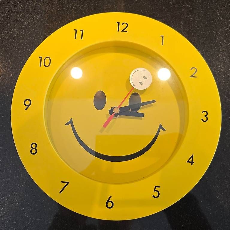 Orologi da terra & Orologi da parete: Wanduhr Smiley – Usato da Pfeffingen venduto da rov_9frp
