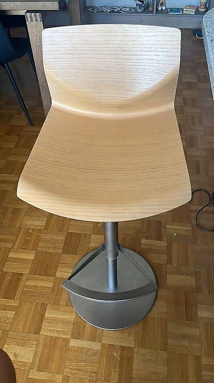 Sedie: 4 Chaises hautes réglables et pivotantes – Usato da Dorénaz venduto da merkabah