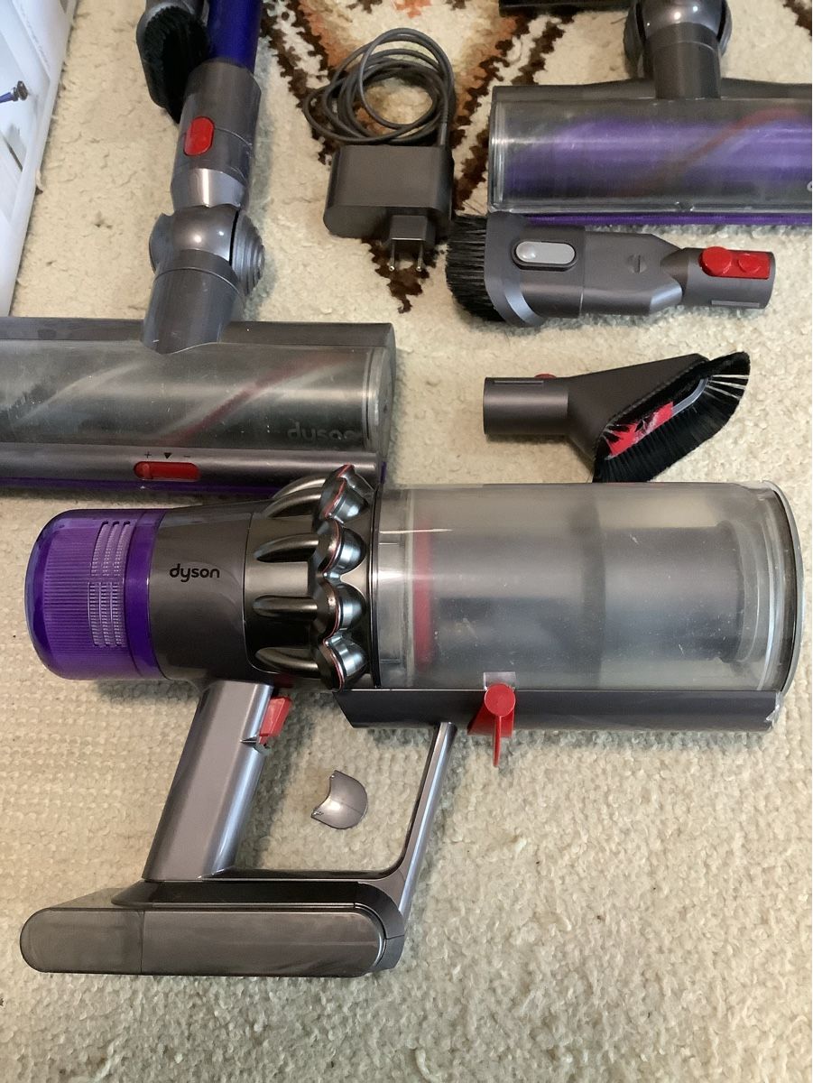 Dyson Aspirapolveri & Accessori: Aspirateur Dyson  – Difettoso da Chernex venduto da Paul096 1