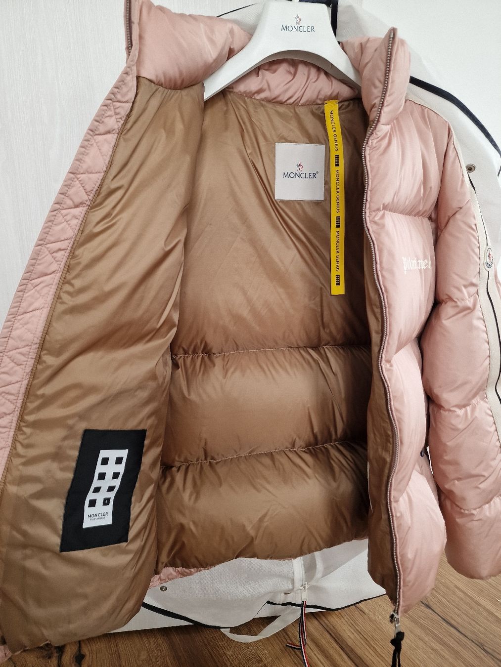 Moncler Jacken: Doudoune Moncler × Palm Angels – Gebraucht aus Yverdon-les-Bains von Ed9lude 1