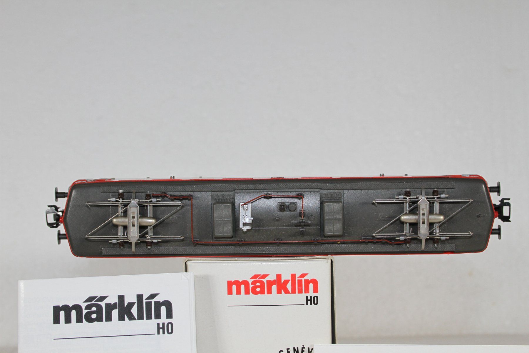 Märklin Modelleisenbahnen: Märklin 3336 SBB  Ae 6/6 Genf analog – Gebraucht aus Triesen von gleis8 7