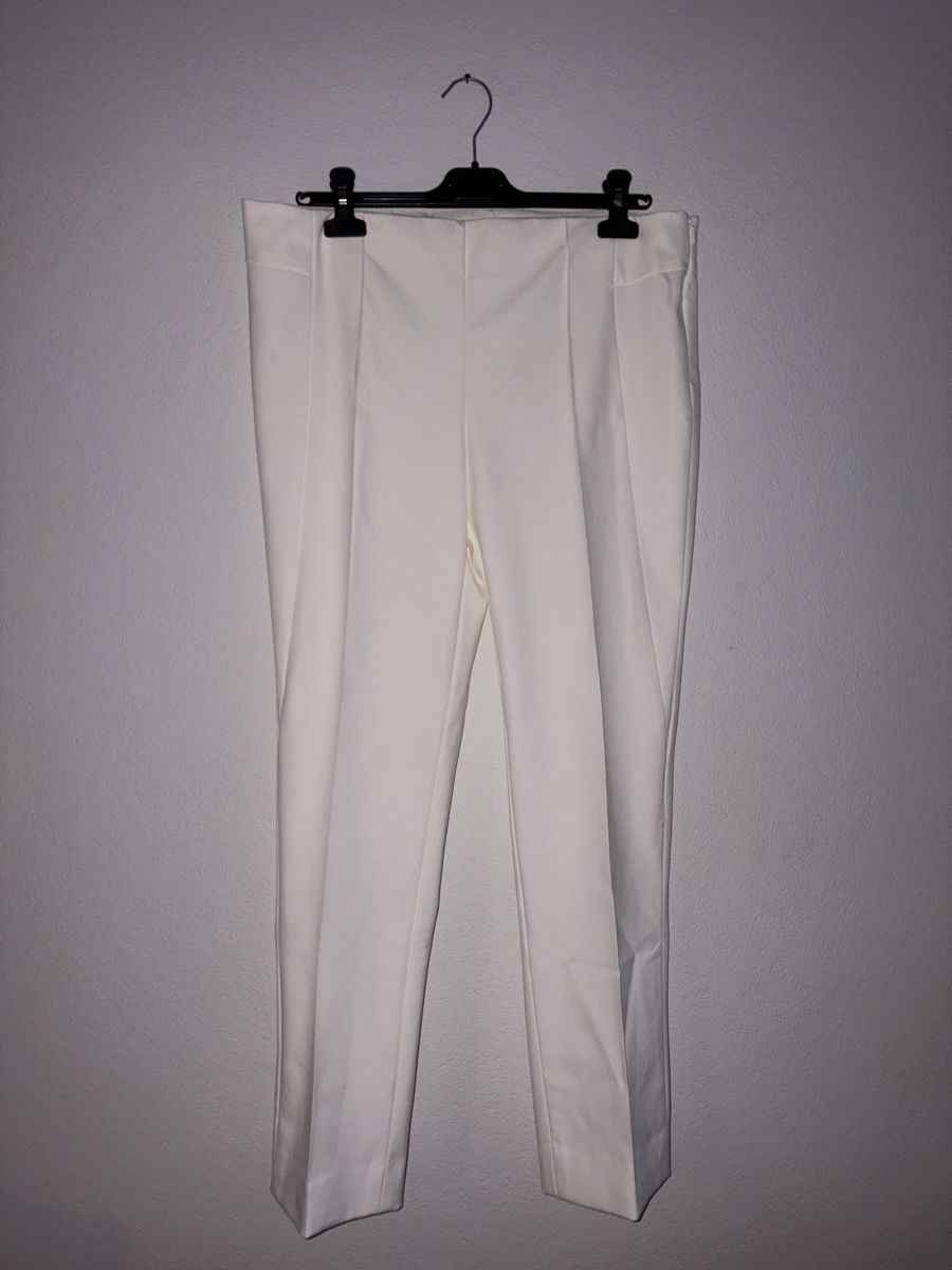 Escada Pantalons: Escada white pants – D'occasion à Crans-Montana par fel_lh7c