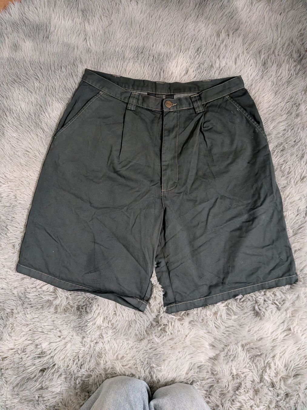 Carhartt Pantaloni: Carhartt Shorts Gr. 30 – Usato da Illnau venduto da mbseller4ric