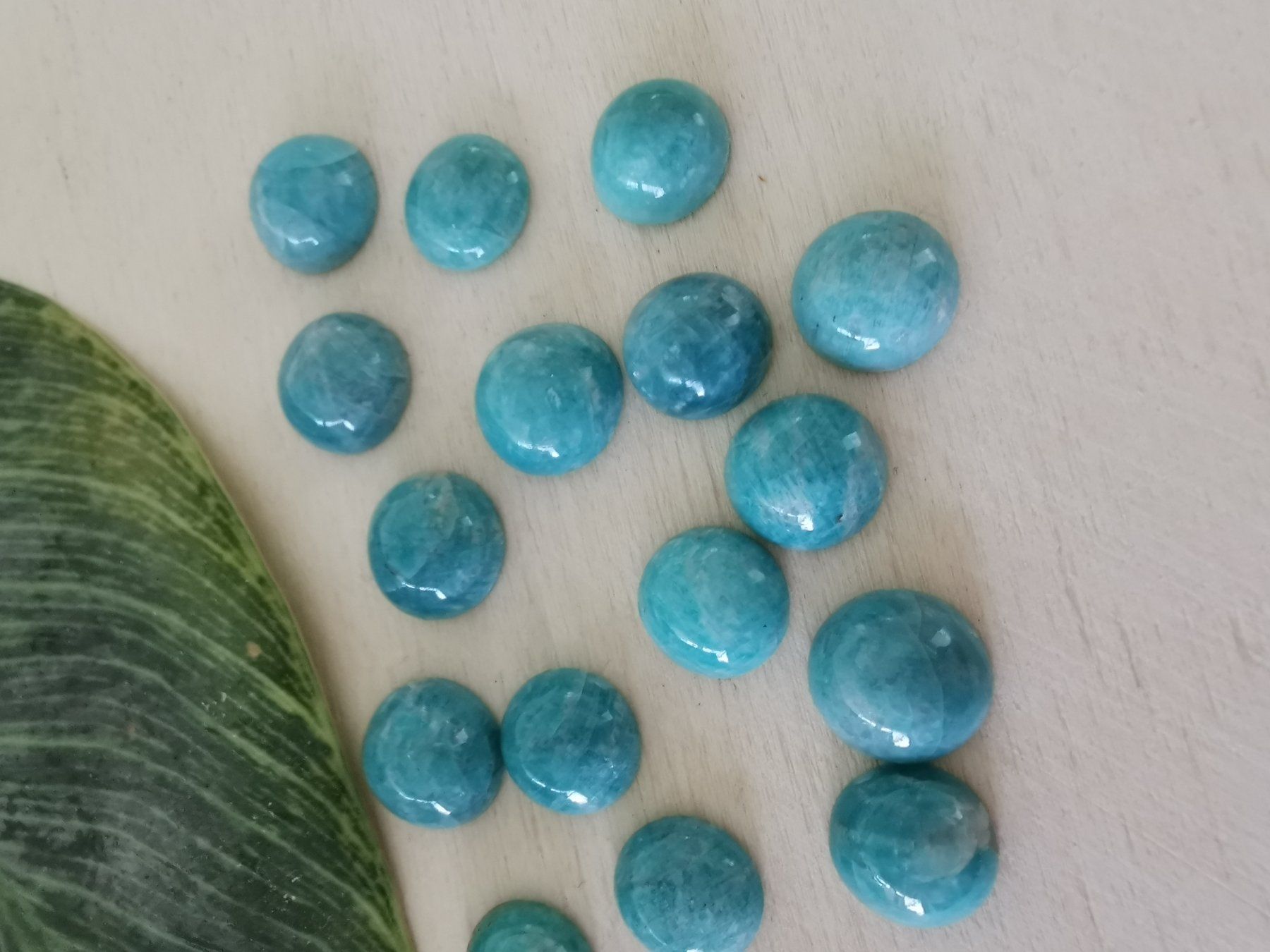 Edelsteine: 14 Stk. runde Amazonit Drops (Cab.) / Lager-Sondererkauf – Neu und originalverpackt aus Dierikon von Buntspecht-10 1