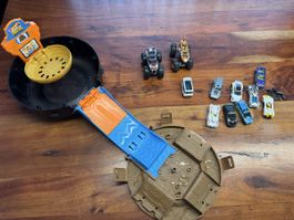 Hot Wheels Monster Trucks Arena Set mit vielen Autos!