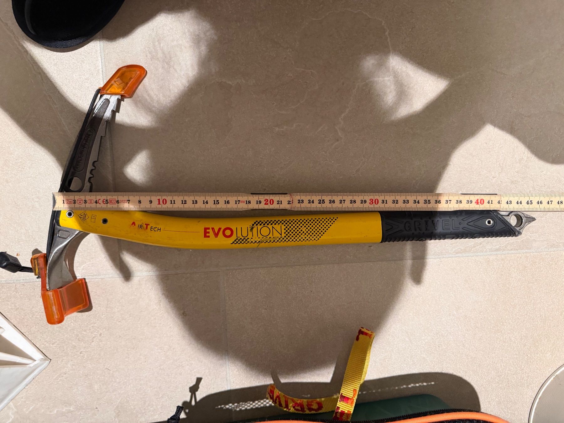 Grivel Attrezzatura da arrampicata: Grivel Air Tech Evolution Eispickel gelb guter Zustand – Usato da Kilchberg ZH venduto da Pflanzina 4