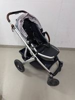 Uppababy Vista Kinderwagen mit Babywanne und Zubehör