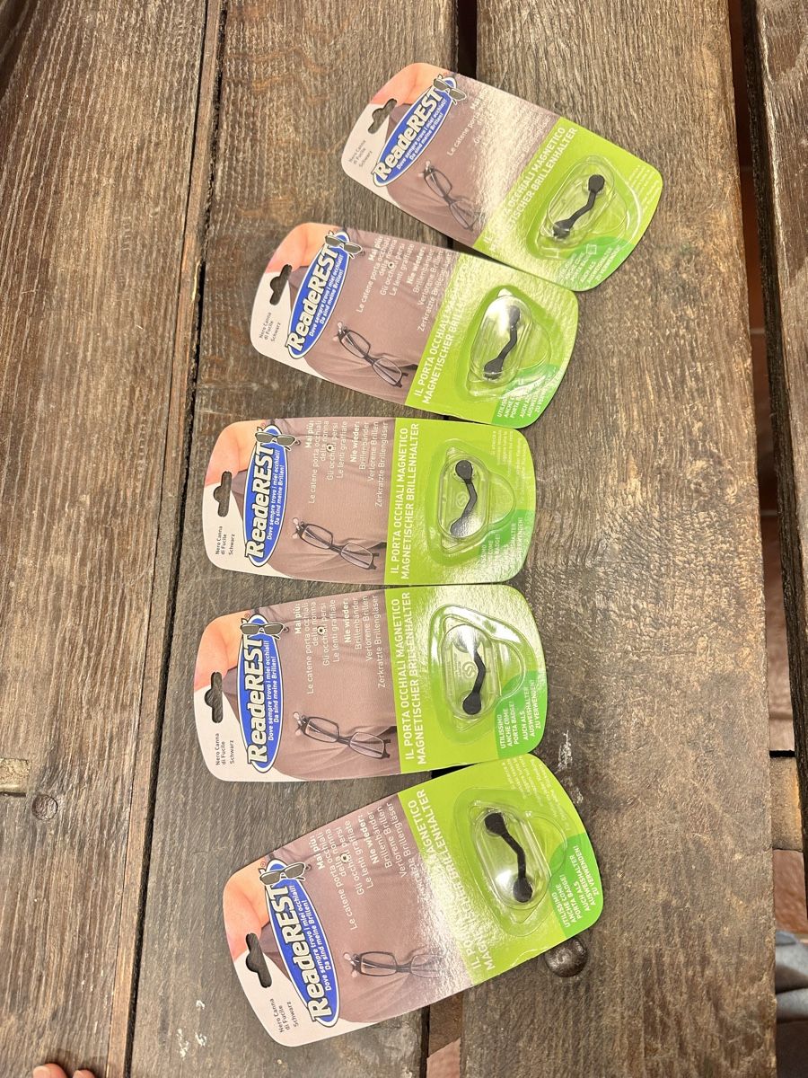 Supporti a parete: Magnetischer Brillenhalter - Readerest – Nuovo e nell'imballaggio originale da Grosswangen venduto da laTrulla