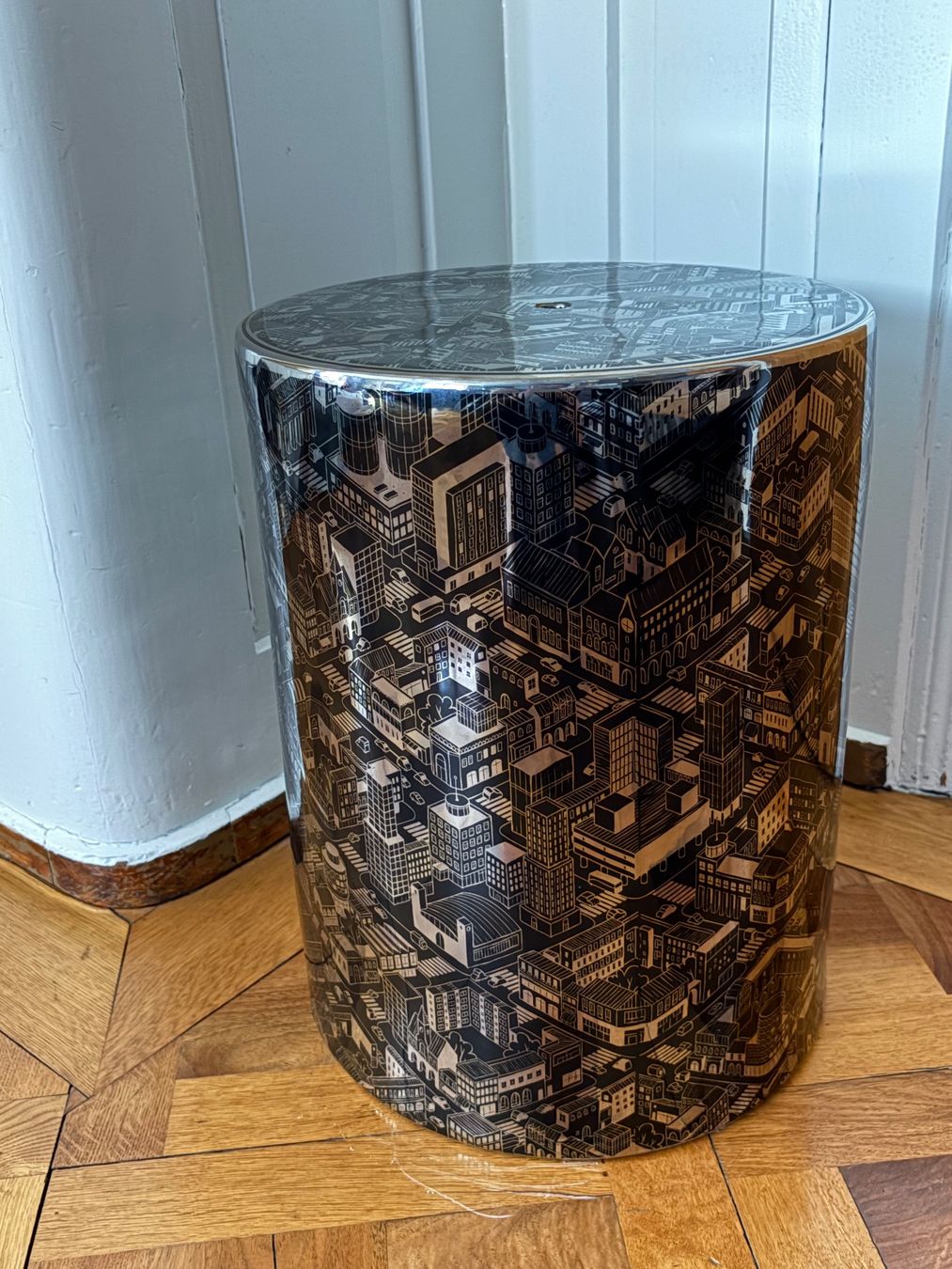 Tables: Concrete Side-table or Stool with Cityscscape Design – D'occasion à zug par alw_5lk9 6