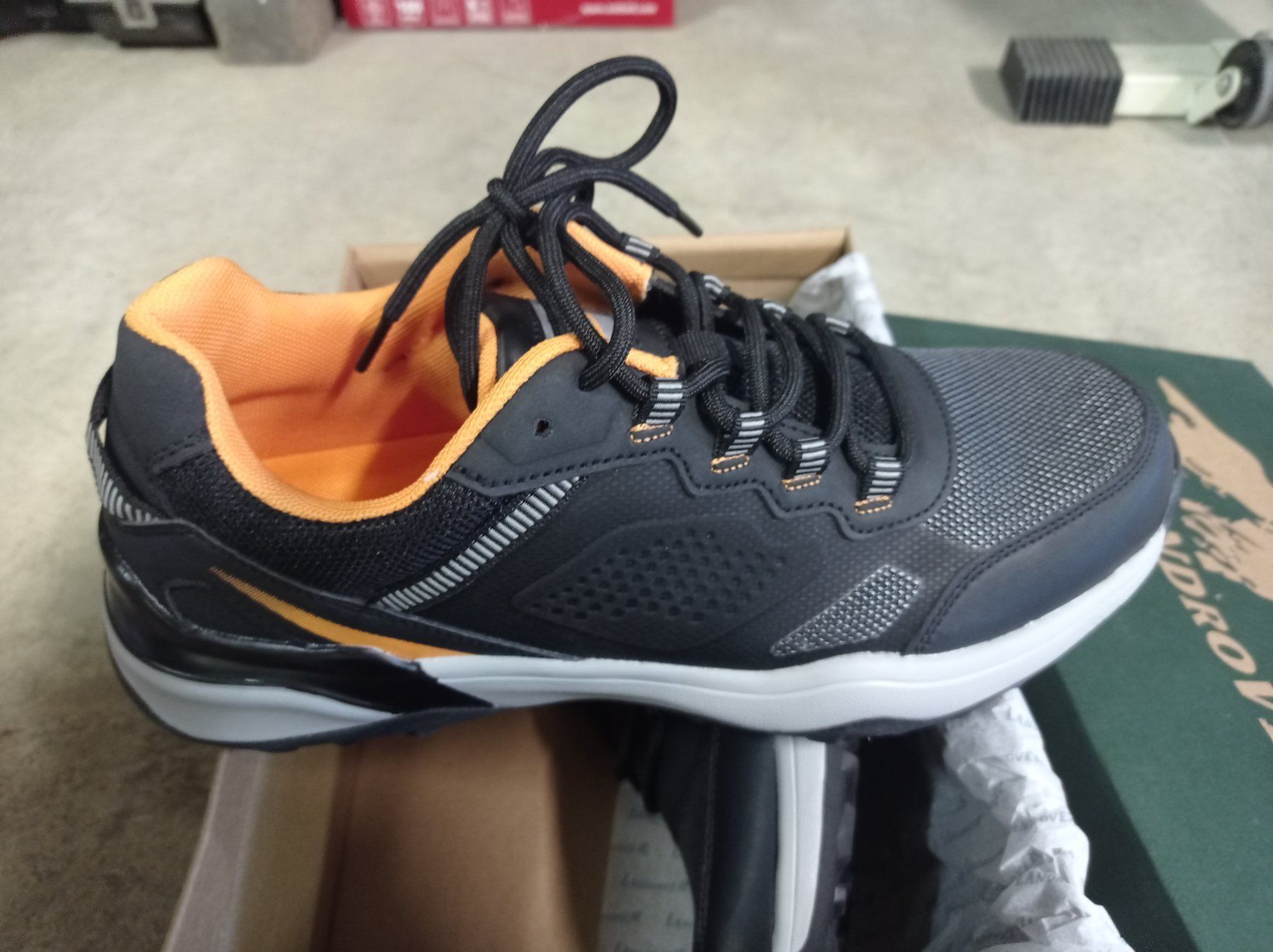 Scarpe da uomo: 2x sneakers #42 NEU Preis 115.- – Usato da Bex venduto da Sdancer 5
