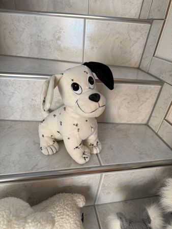 Stofftier weisses Hündchen