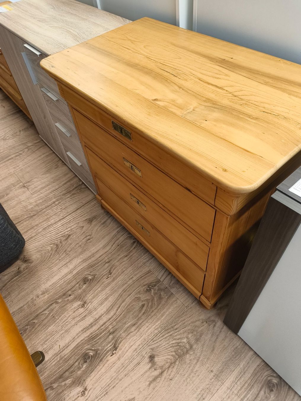 Cassettiere: Kommode 4 Schubladen – Usato da Basel venduto da bk_brockibasel 3