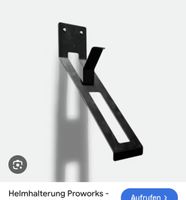 Motorradhelm Wandhalterung