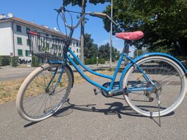 Damenvelo Blau mit Korb und Gangschaltung