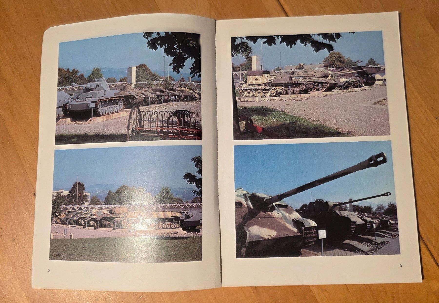 Revues & Magazines: Panzermuseum Buch/Magazin   / Begleitband – D'occasion à Obermumpf par oiskypoisky 1