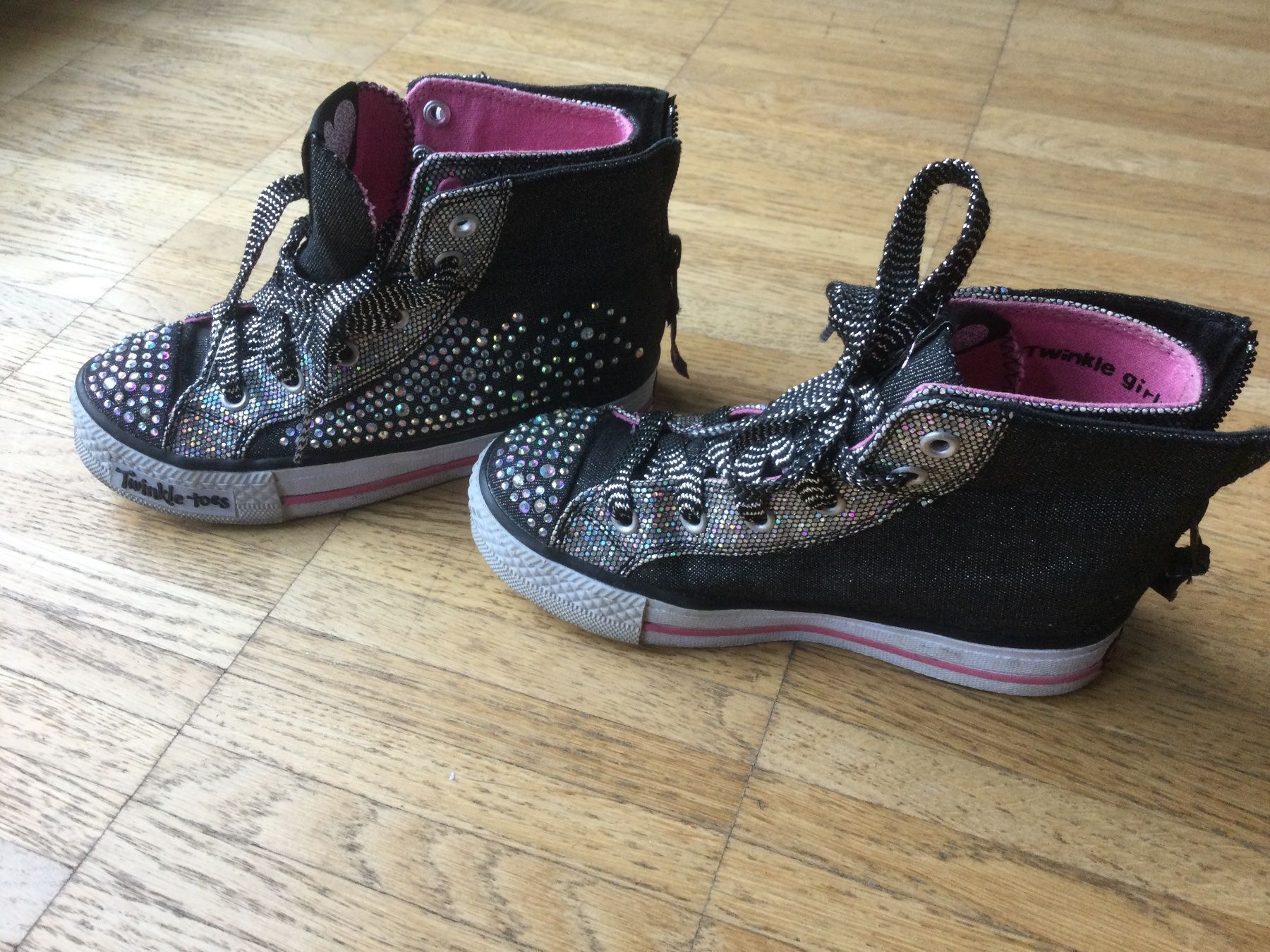 Skechers Scarpe per ragazze: Mädchen Sneakers Skechers Gr 28.5 – Usato da Zürich venduto da VorlonShadow 2