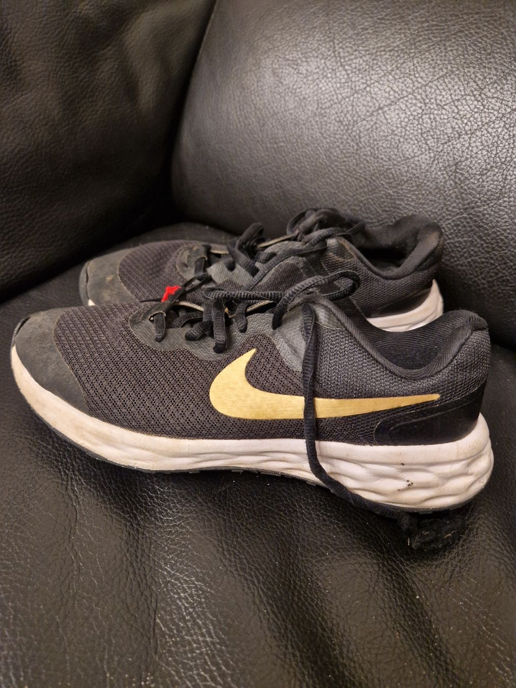 Herrenschuhe: Nike pointure 36.5 – Gebraucht aus Penthaz von Sosotroc