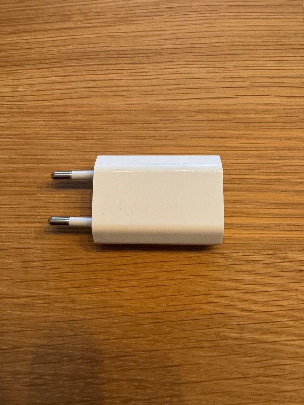 Apple Caricabatterie: Apple Netzteil Adapter USB weiss guter Zustand – Usato da Wetzikon ZH venduto da aeroturbo86