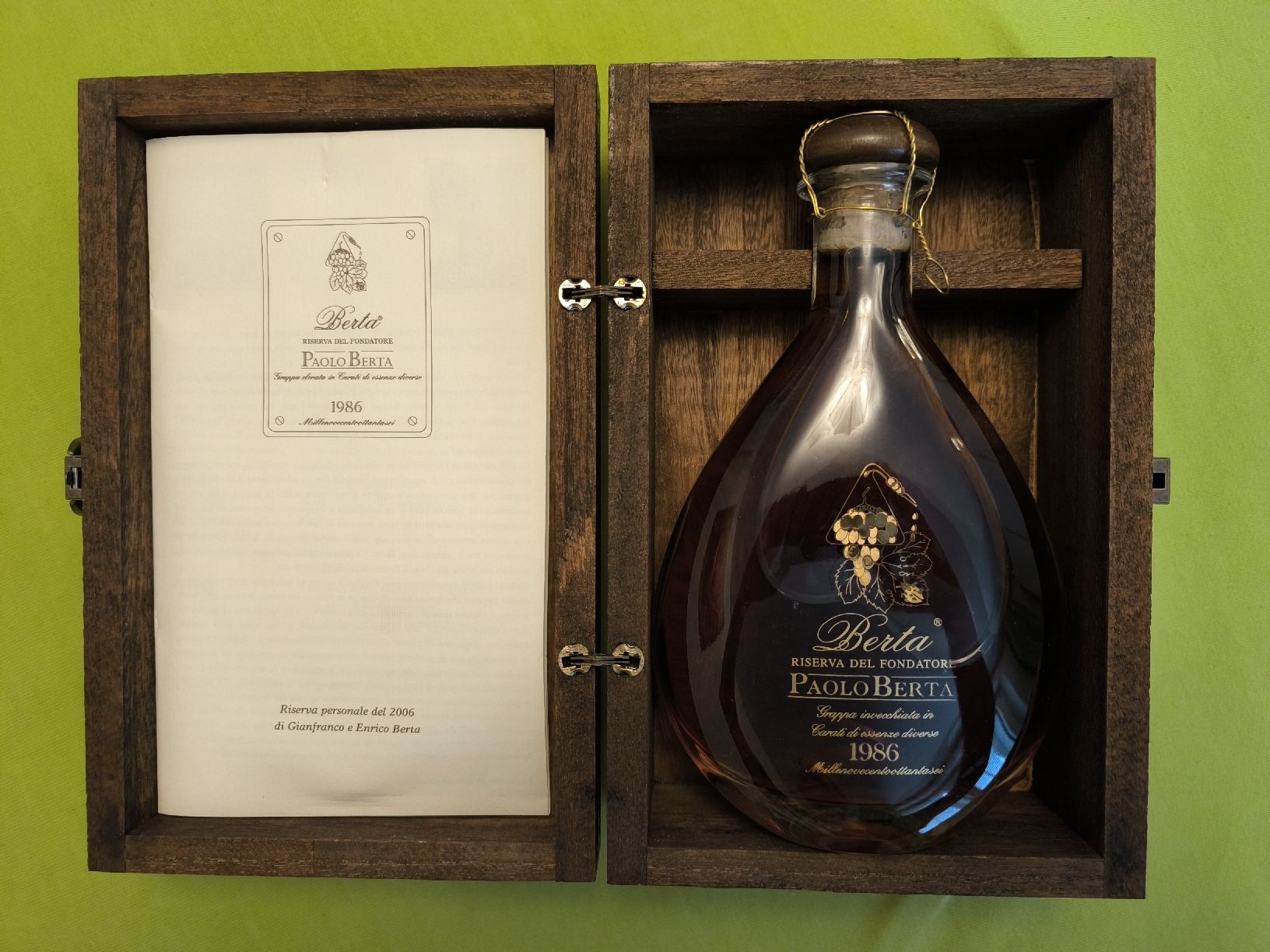 Berta Bevande alcoliche: Paolo Berta Grappa 1986 mit OHK – Nuovo e nell'imballaggio originale da Zürich venduto da Samba66