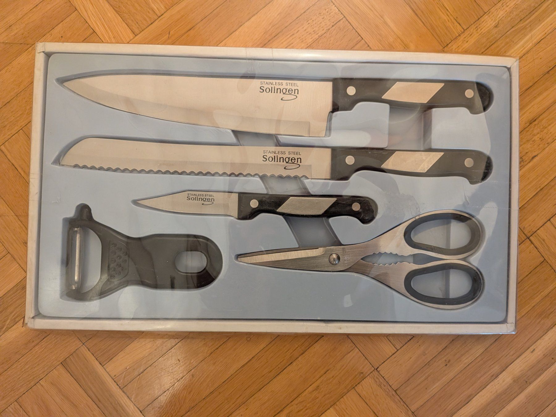 Solingen Coltelli: Set de couteaux Sollingen (neuf) – Nuovo e nell'imballaggio originale da Plan-les-Ouates venduto da vla_9sr9