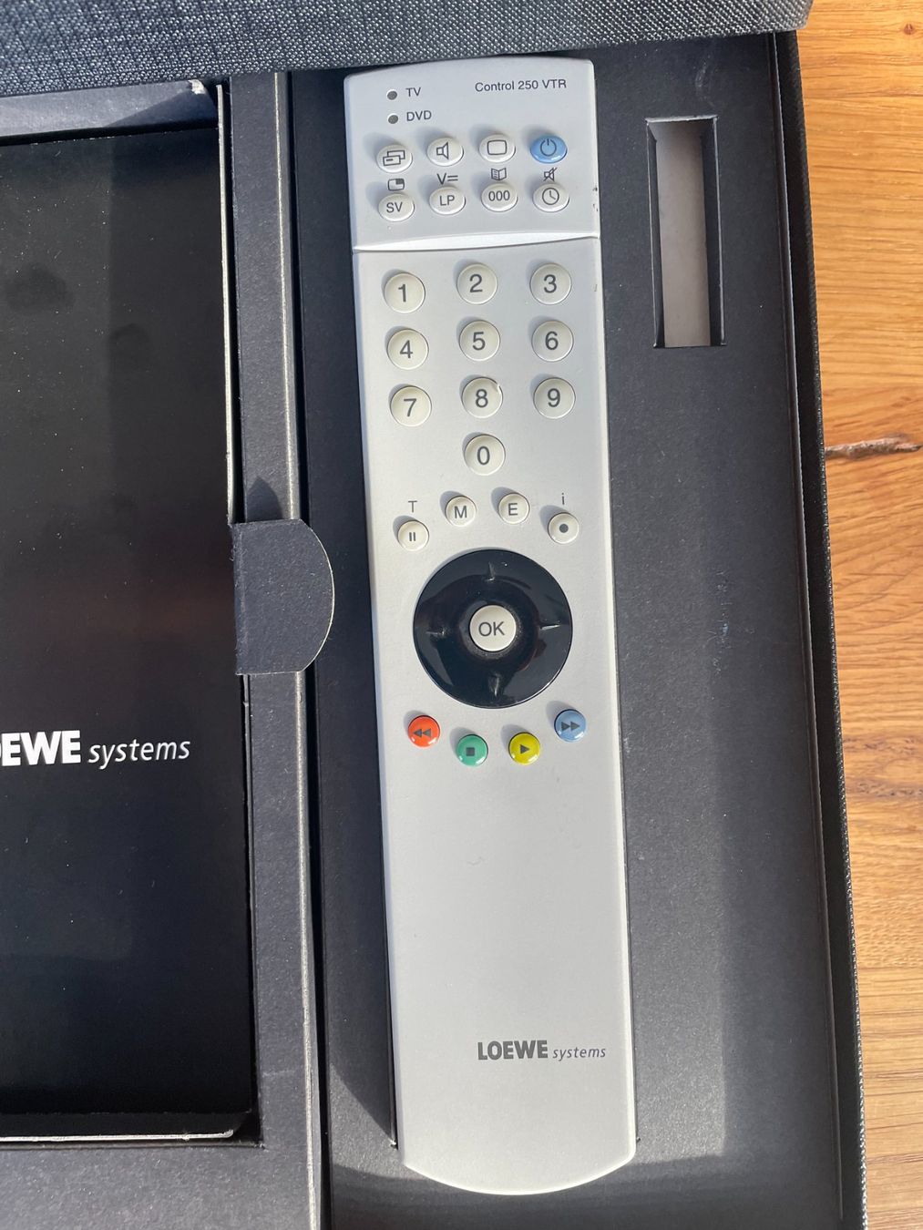Loewe Telecomandi: Loewe systems Control 250 VTR Neu! Nie gebraucht. – Nuovo e nell'imballaggio originale da Schübelbach venduto da markusae 4