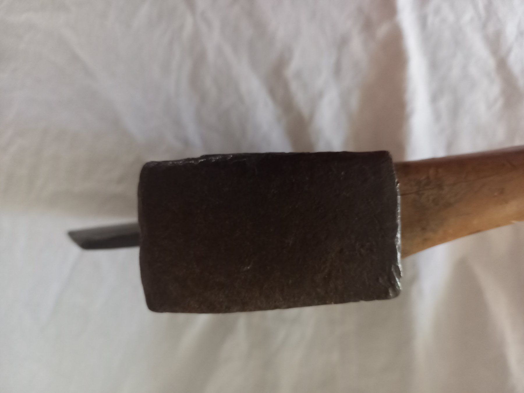 Tutti gli attrezzi: Doloire, hache ancienne de charpentier – Usato da Rossens FR venduto da Souris1 8