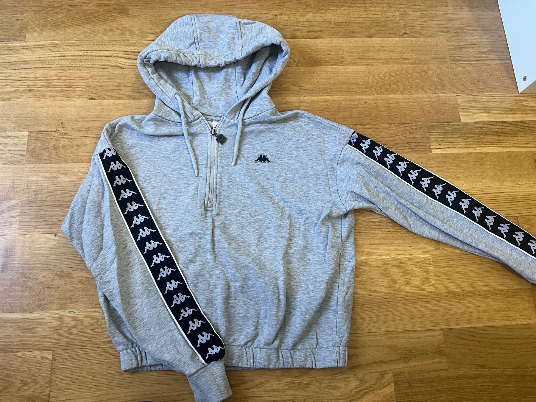 Kappa Maglioni & Felpe: Kappa Hoodie, Gr. X-SMALL grau – Usato da Bern venduto da sar_56rd 4