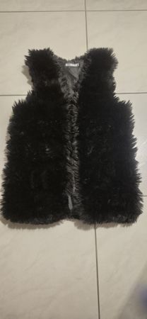 Schwarze Kunstfellweste, warm für den Winter, Grösse XS