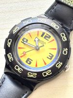 Swatch Snowpass Uhr Gelb mit schwarzem Armband