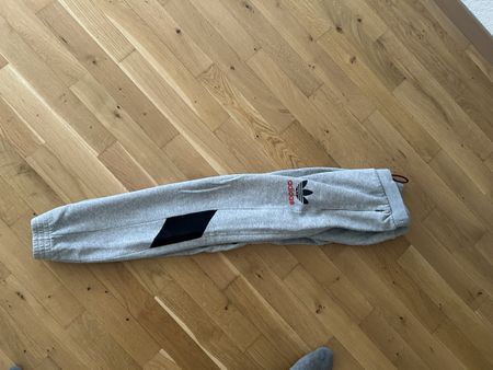 Adidas Jogginghose Grau, Grösse M, guter Zustand