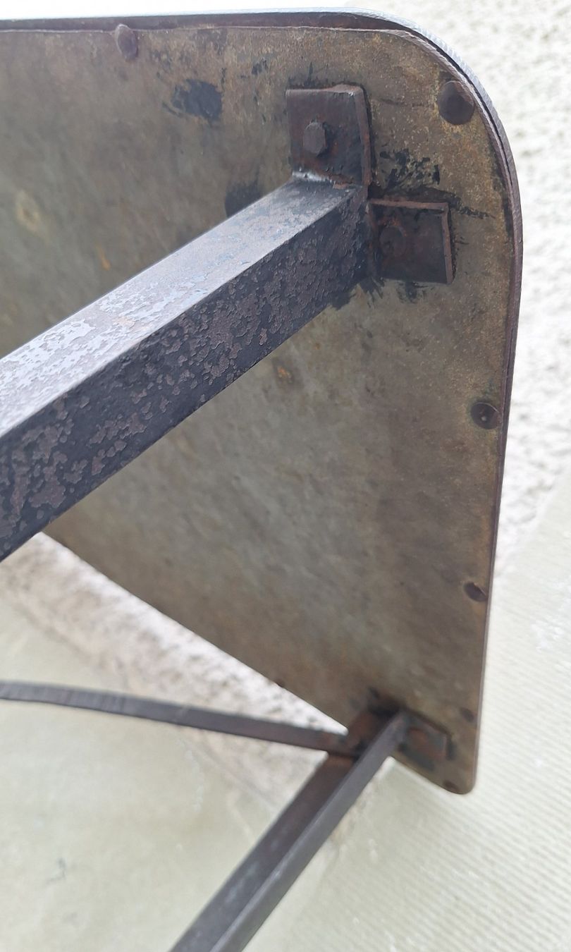 Regale: Antiker  Metalltisch/ Regal, Industrial – Gebraucht aus Weinfelden von JoeBaer 4