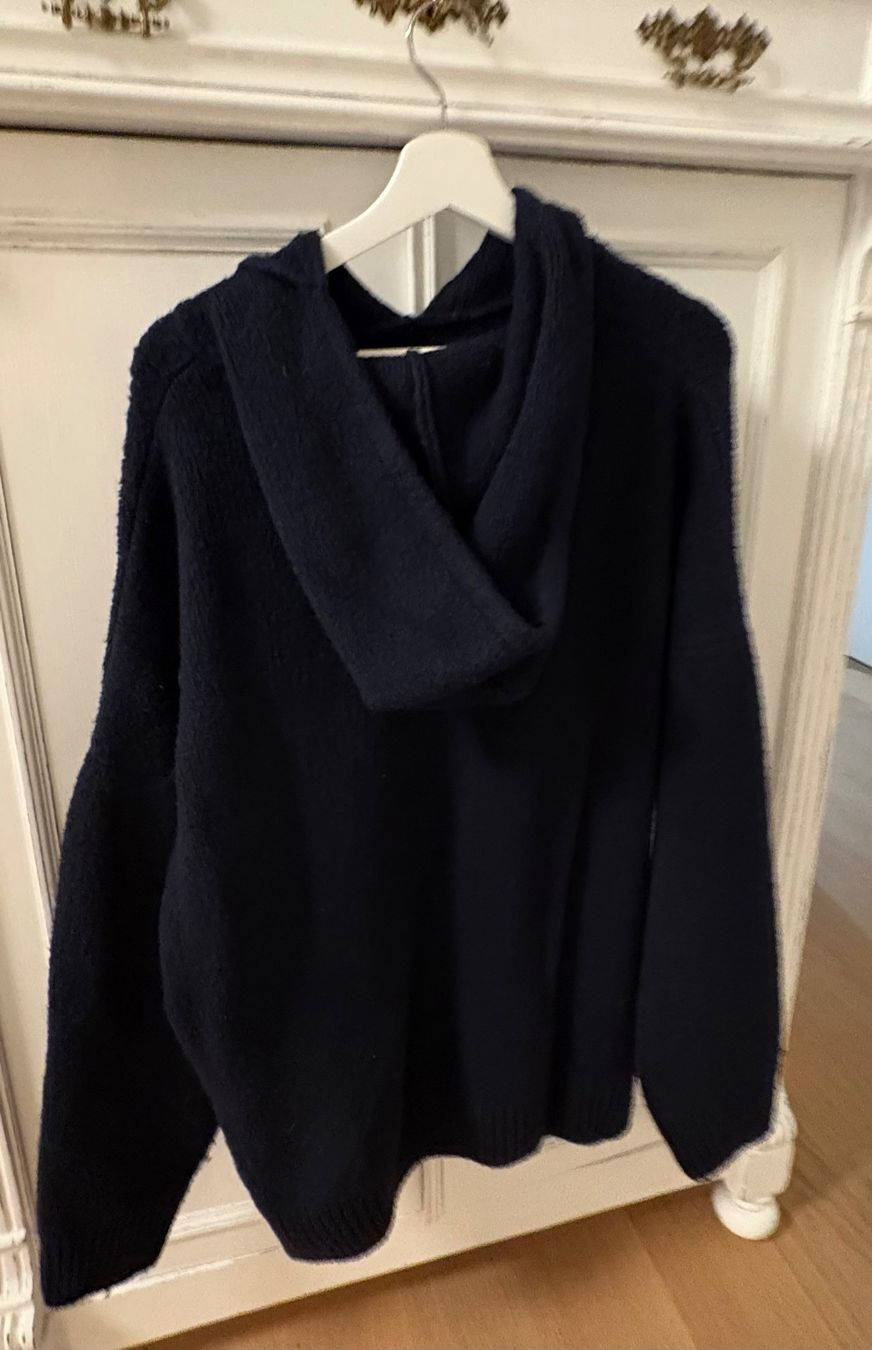 Maglioni & Felpe: Comfy- oversized blauer Pullover Hoodie, Grösse L/XL – Usato da Steffisburg venduto da Gretchenfrage 1