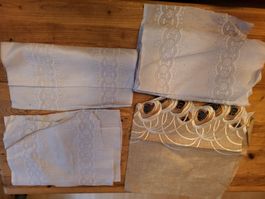 4 Spitzenreste in hellblau und beige