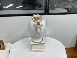 Vintage Vase mit Widderköpfen, Keramik, Weiss/Gold 🏛️ (54)