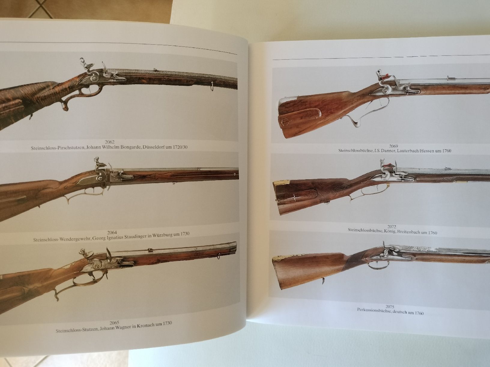 Libri: Waffen Auktions Katalog von 2004 – Usato da Schwanden Sigrisw venduto da len_9yqg 2