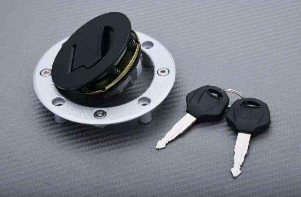 Toutes les pièces détachées moto: Tankdeckel Tankschloss + 2 Schlüssel SUZUKI GS 500 E 1989-20 – Neuf avec emballage d'origine à neuenhof par chicco_90 1