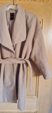 Schicker Damen Mantel beige Gr. 38 mit Gürtel Herbst/Winter