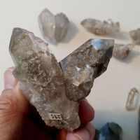 Lot Quarz, Uri, teils mit Phantom u. Skelett