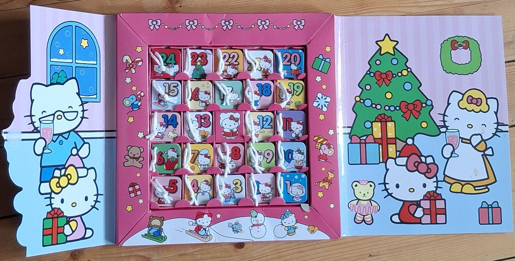 Kalender: Hello Kitty Adventskalender mit 24 Büchlein – Gebraucht aus Dussnang von novi02 1