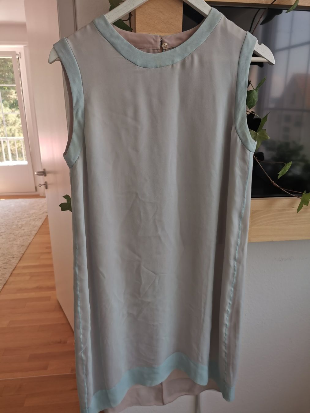 Saint Laurent Kleider: Yves Saint Laurent Kleid, 100 % silk – Gebraucht aus Zollikon von Oksana206 2