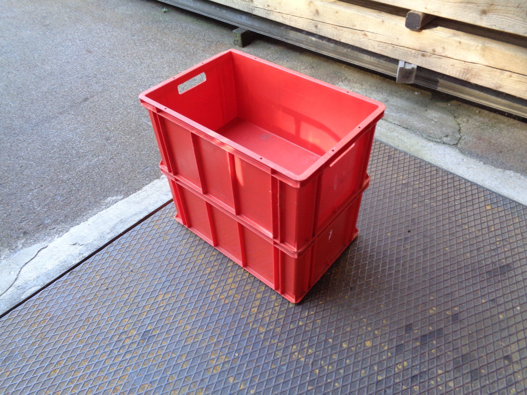 Transportkisten: stabile Lagerkisten Wez - Stapelboxen – Gebraucht aus Ulisbach von MSH01 2