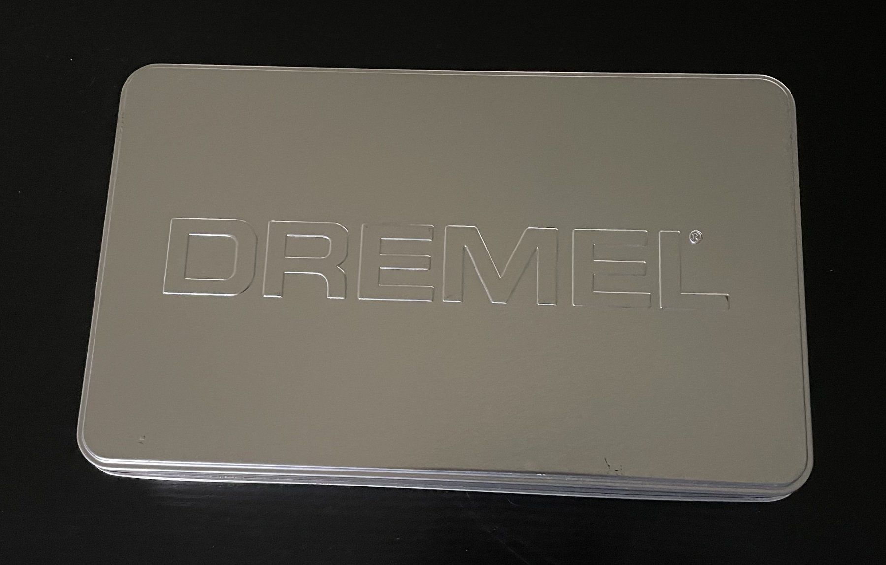 Contenitori & Simili: Blechdose Dose Behälter DREMEL Klappdeckel Metall silberfarb – Nuovo (secondo la descrizione) da Oftringen venduto da allesmeins 1