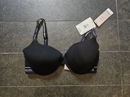 Soutien-gorge Calvin Klein noir taille 75DD neuf