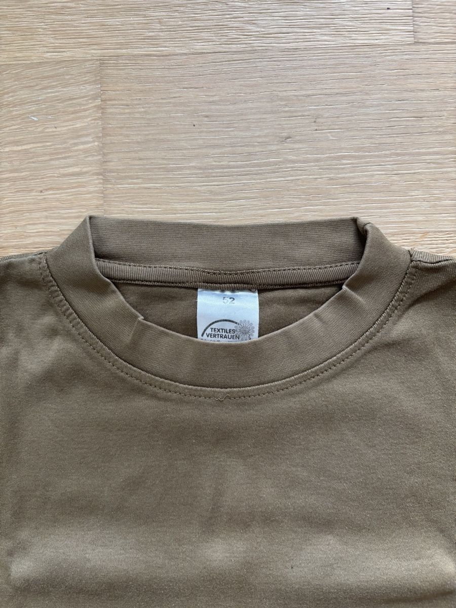 Schweizer Armee T-shirt: Schweizer Armee Shirt (Gr. 52) – Usato da Wallisellen venduto da simeli94 2