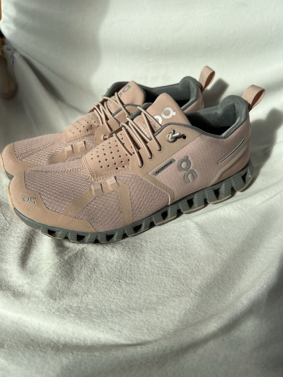 On Damenschuhe: On (Modell On Cloud Waterproof – Neu (gemäss Beschreibung) aus Mörel von Emozia