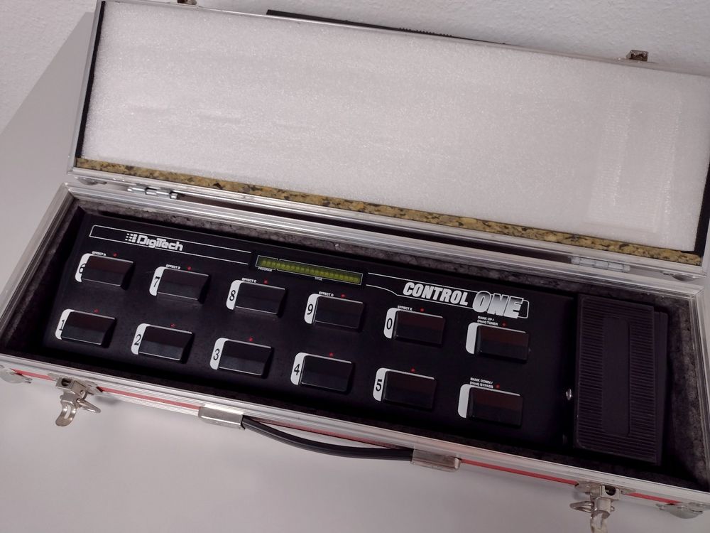 Digitech 2120 Artist + Foot Controller + Case Kaufen auf Ricardo