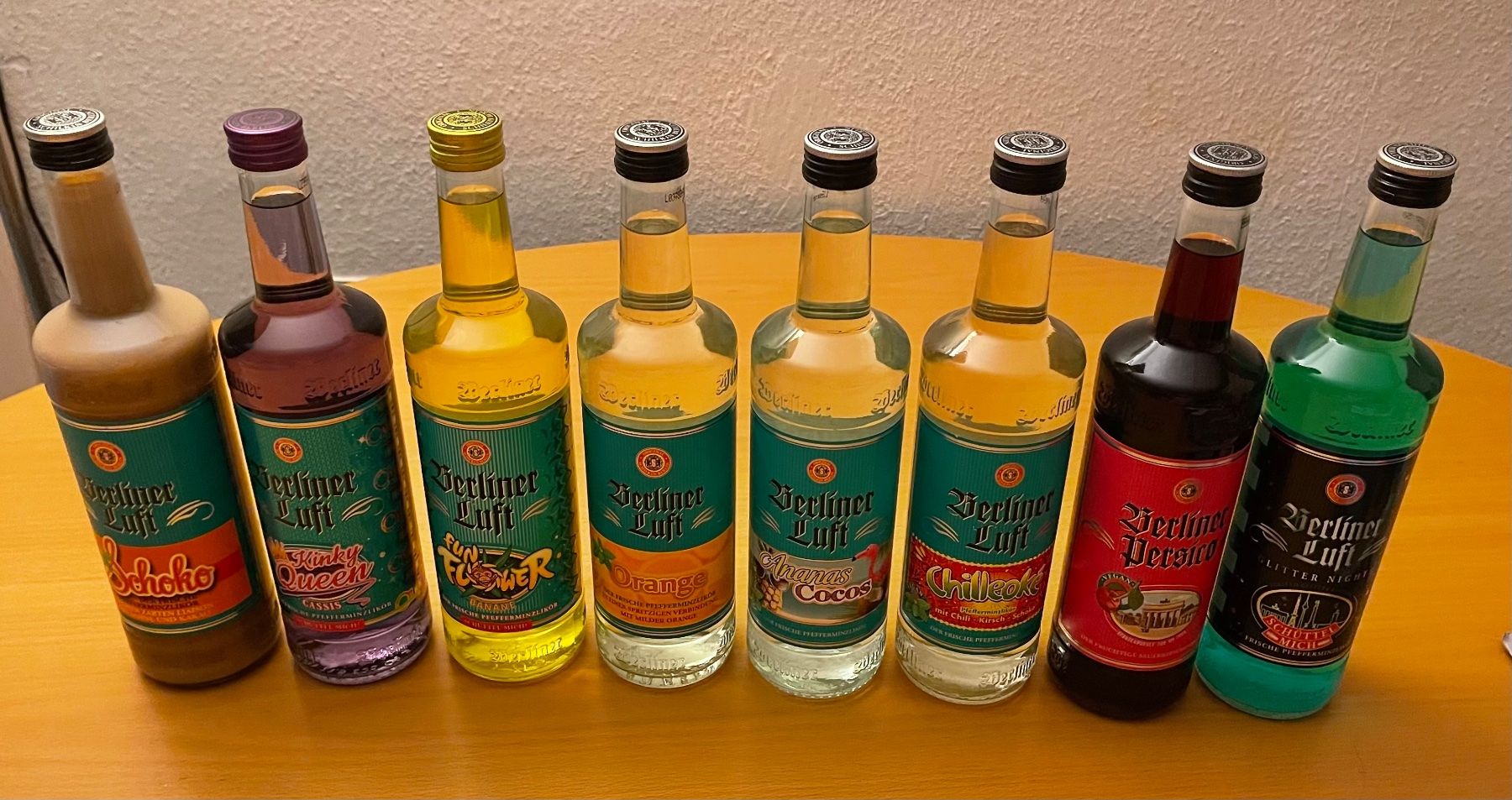 Spiritueux: 8 Flaschen Berliner Luft mit verschiedenem Geschmack – Neuf avec emballage d'origine à Basel par Seifehuesli 2