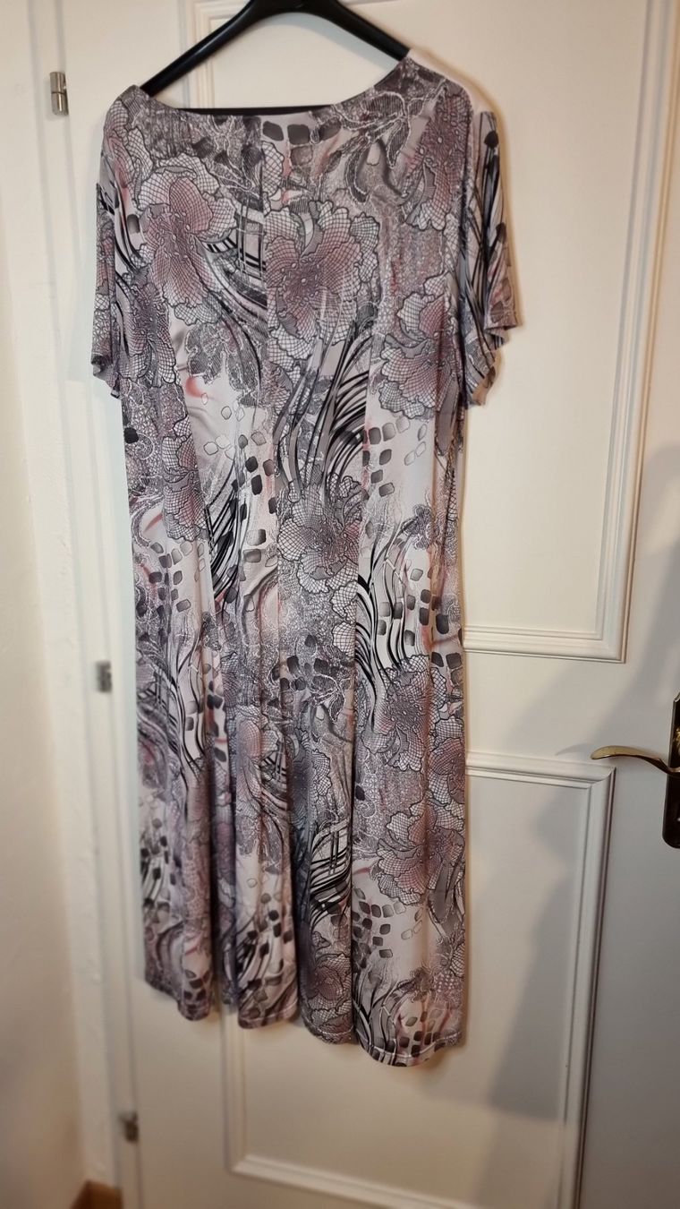 Vestiti: Kleid Größe 2XL/3XL – Usato da Wald ZH venduto da Martin79 3